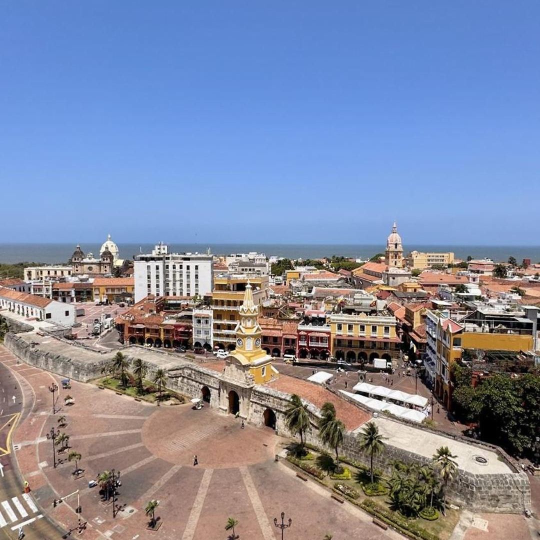 Iconic Clock Tower View - Balcony - Downtown Loft Apartamento *