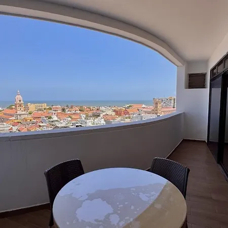 Iconic Clock Tower View - Balcony - Downtown Loft Apartamento *