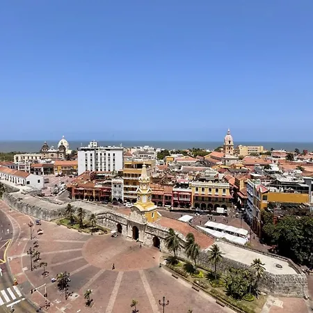 Iconic Clock Tower View - Balcony - Downtown Loft Apartamento *