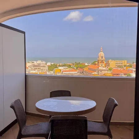 Iconic Clock Tower View - Balcony - Downtown Loft Apartamento *