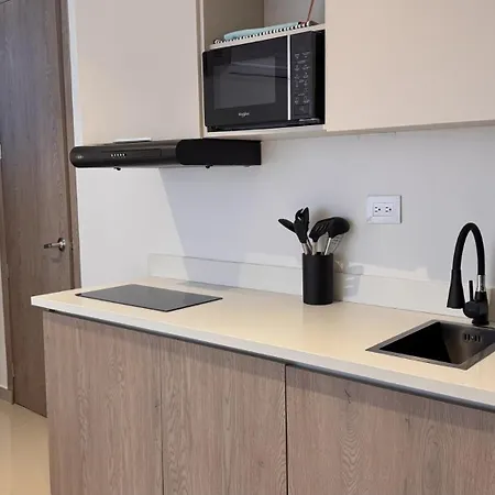 Apartamento Iconic Clock Tower View - Balcony - Downtown Loft *
